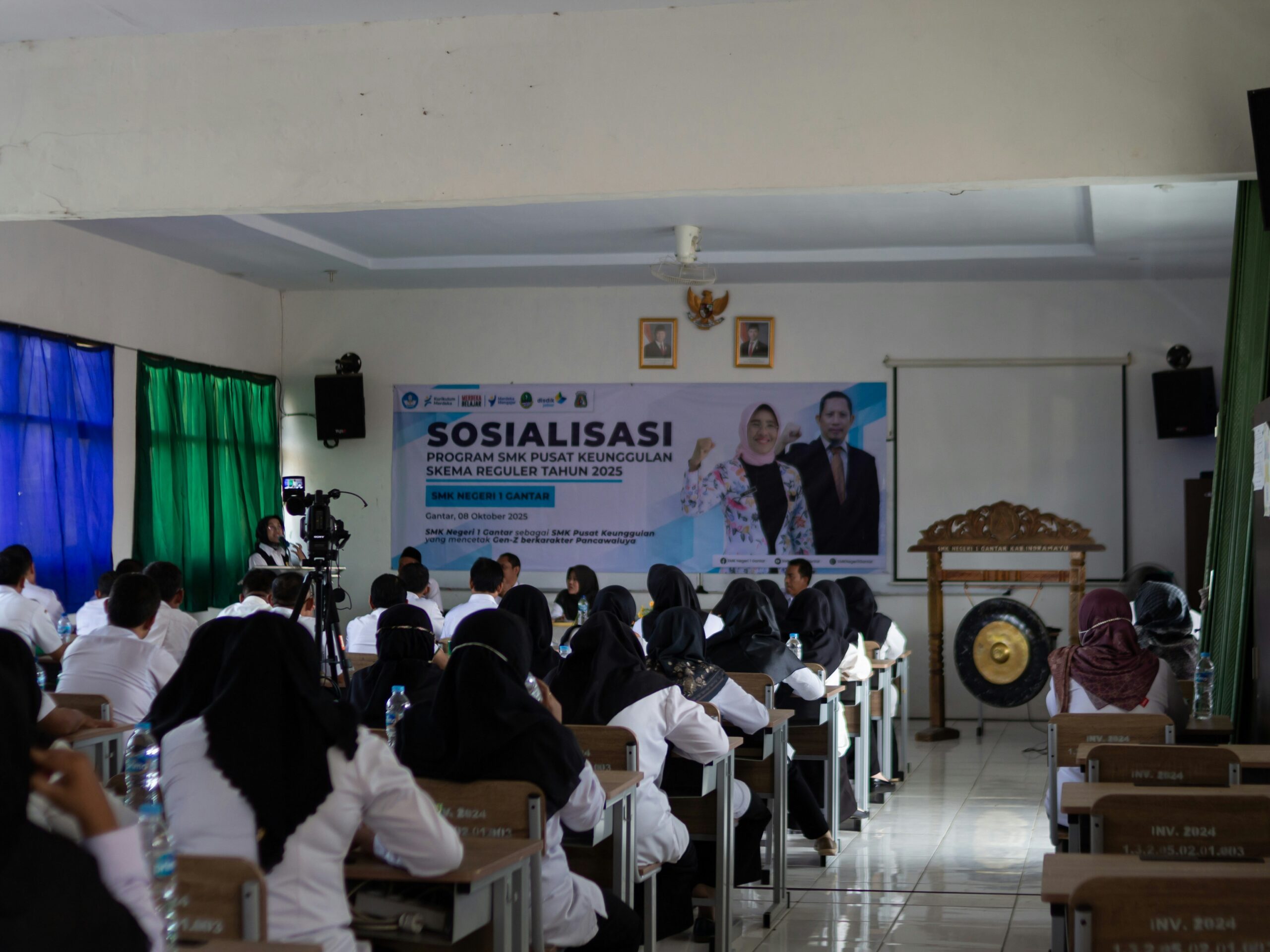 Hello World Featured Image